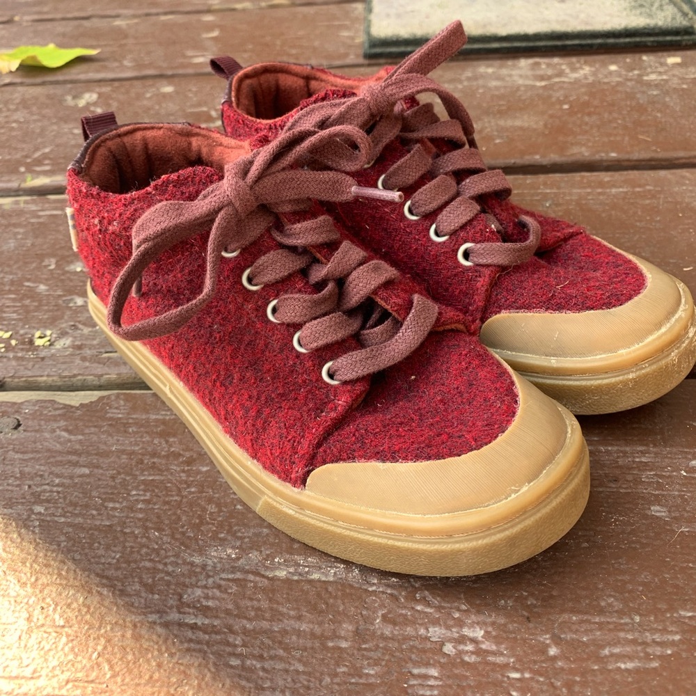 Toms kids size 12